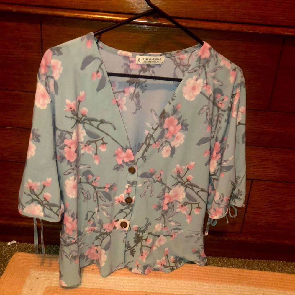 women’s floral peplum blouse